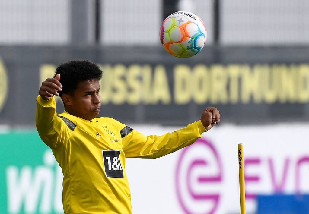 多特蒙德：欧冠赛场上的“逆袭交响曲”